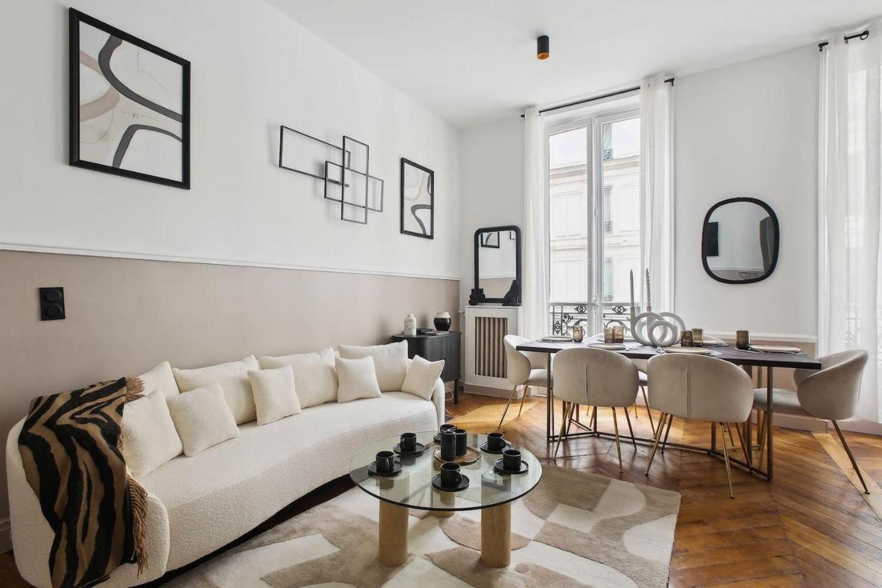 Champs Elysees Luxury 3 Bed * Parigi