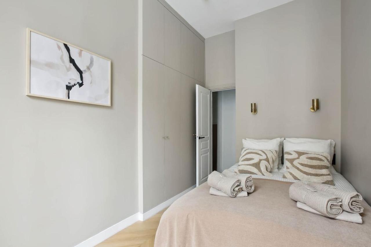 Champs Elysees Luxury 3 Bed Parigi